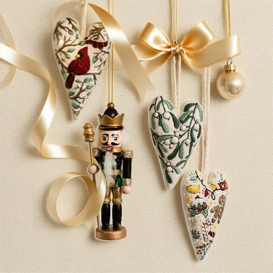 🎄 Ръчно изработен коледен комплект във форма на сърце – идеален за подарък или украса ❤️
