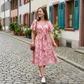 👗🌸 Макси рокля с V-образно деколте, флорален десен, волани на ръкавите и колан